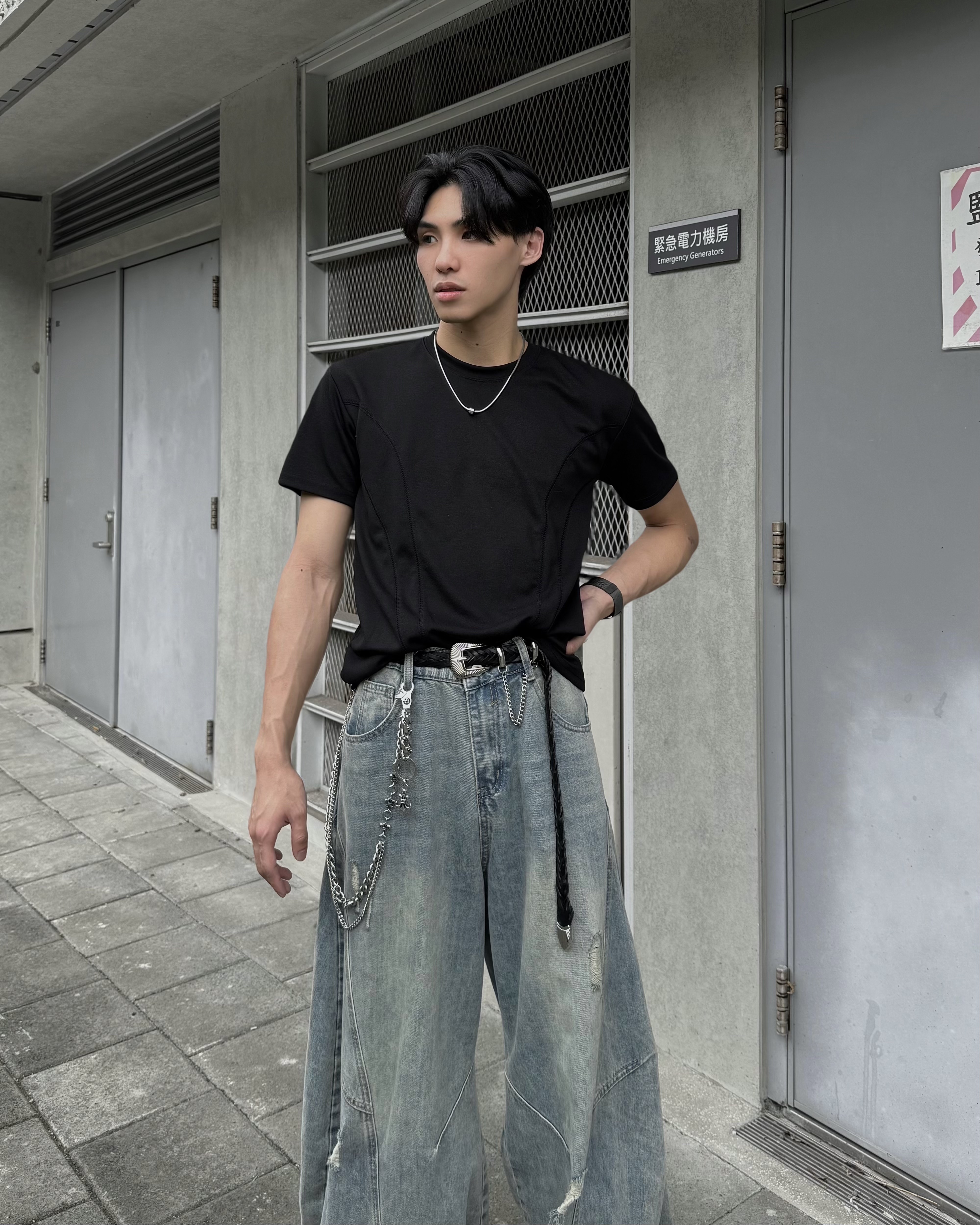 𝐇·𝐓·𝐒 韓國 維也納輪線 圓弧 修身 輪廓剪裁 微高領 彈性 短袖