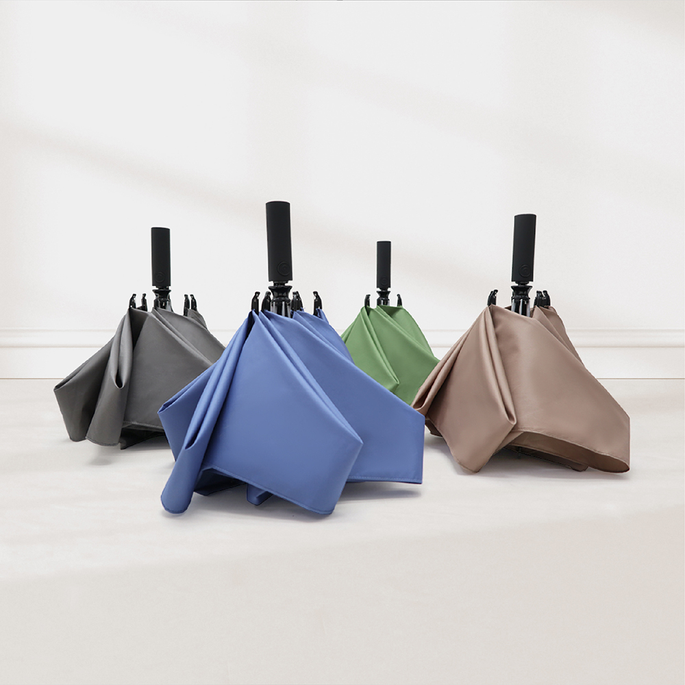 四款超潑水反向折疊傘,顏色為灰色、藍色、綠色、駝色,直立展示