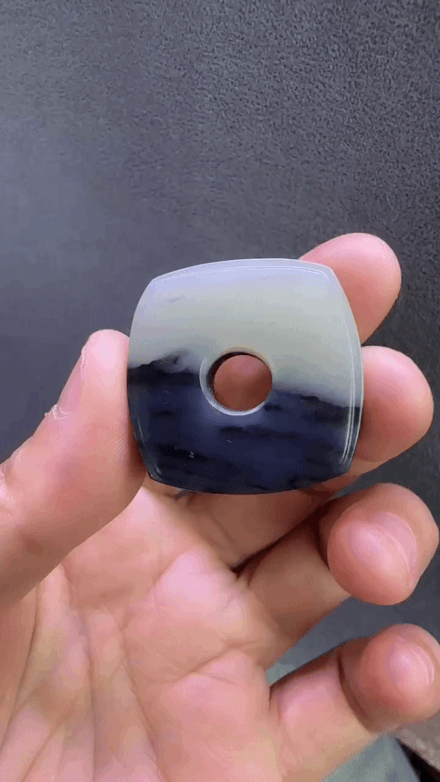 428765 和田玉青花方扣