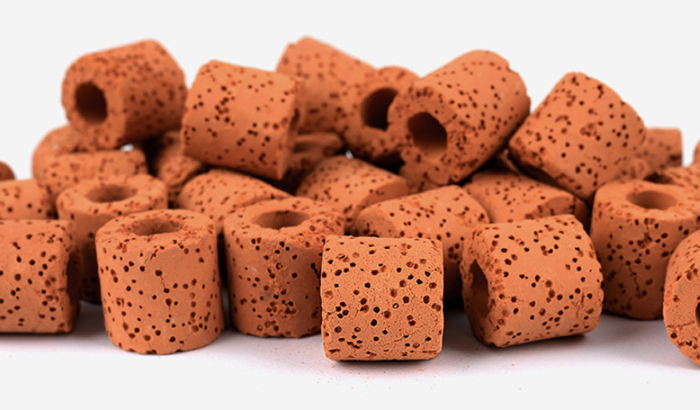 Leilih紅多孔培菌環採用先進生物科技發泡技術，孔隙密度高且重量輕，提供硝化菌理想的附著生長環境