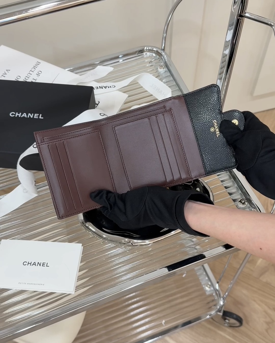 CHANEL｜經典CF 荔枝三折短夾 背拉鍊 黑金