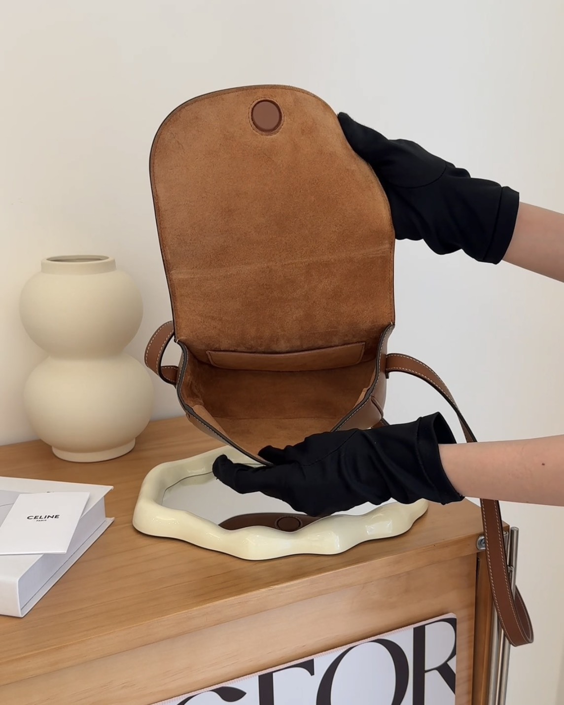 CELINE｜刺繡凱旋門馬鞍包 棕色