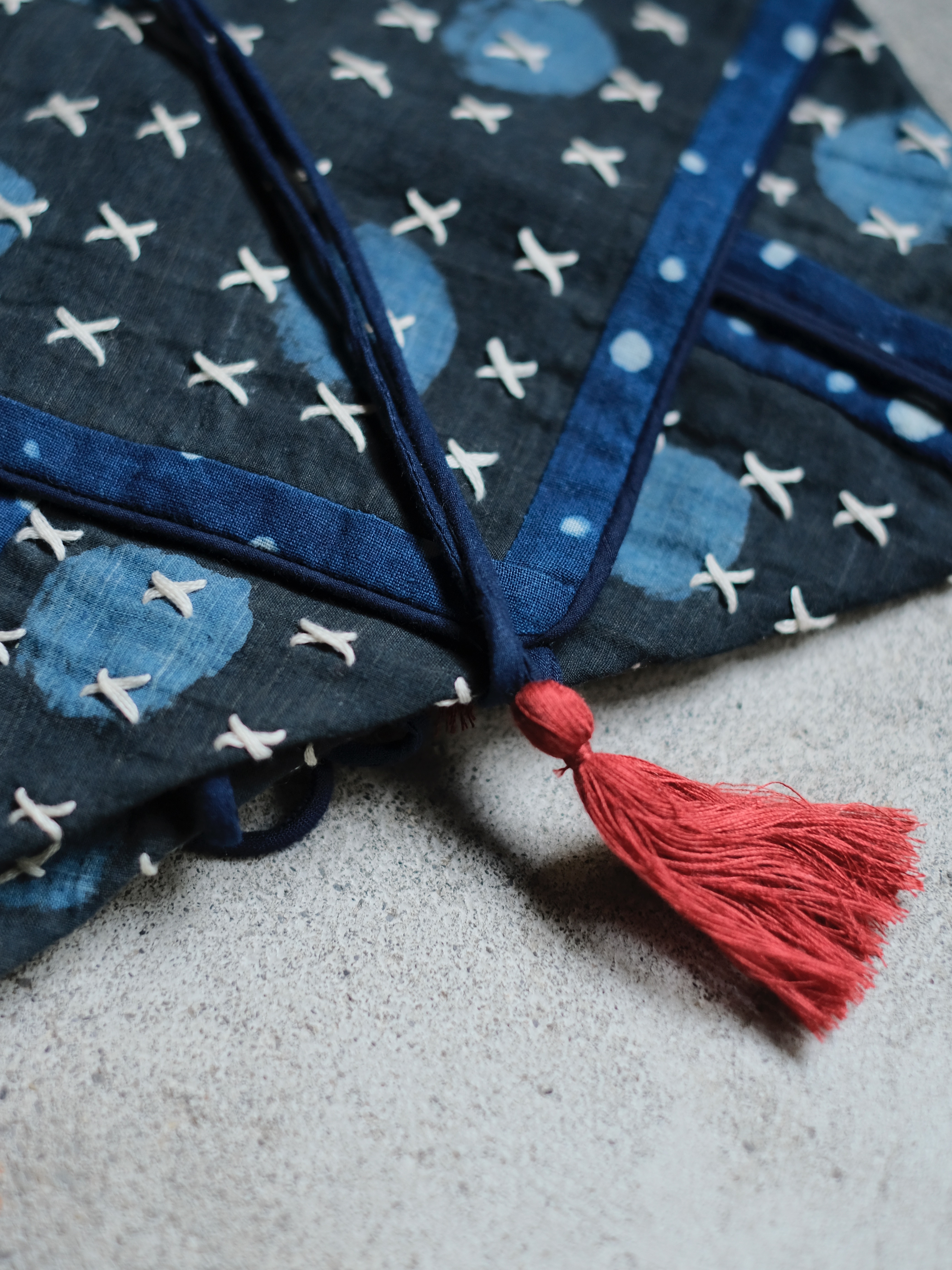 Kachua 刺繡手染流蘇信封包