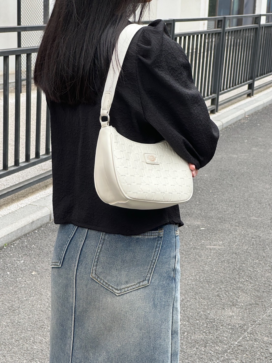 DICKIES 浮雕月光腋下包