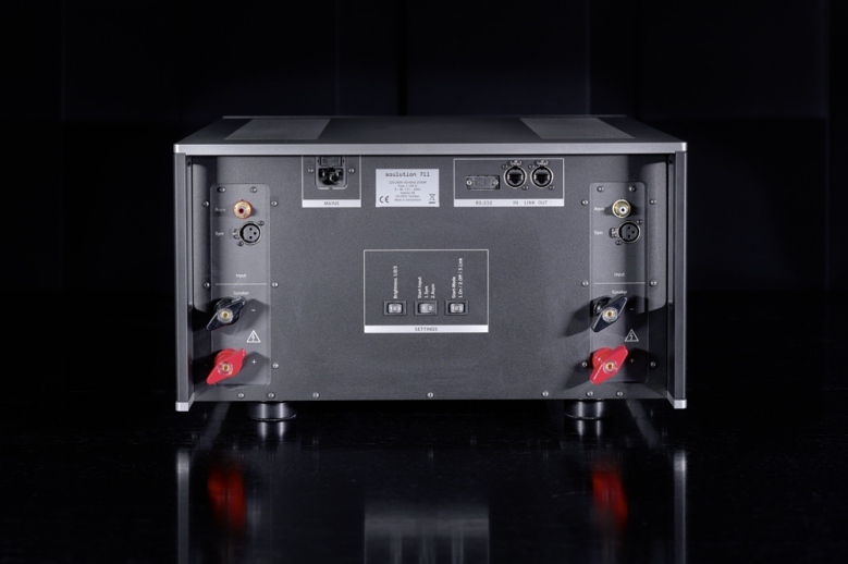 711 立體聲後級擴大機