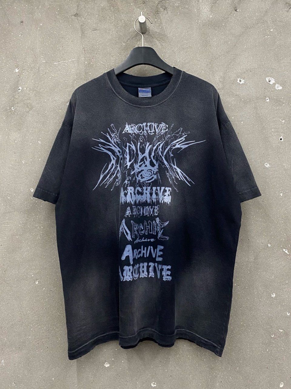 仿污英文字圖案短袖Tee ARCHIVE-354T