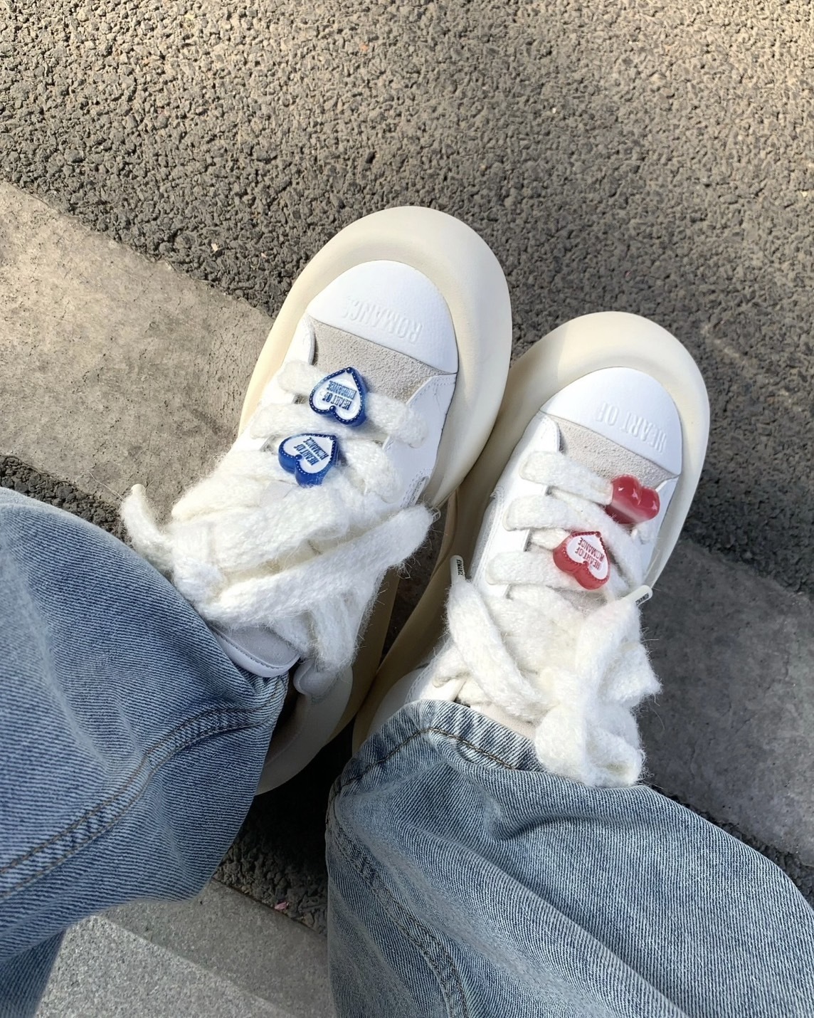 【現貨】Heart Of Romance 厚底 愛心 麂皮 淺灰白