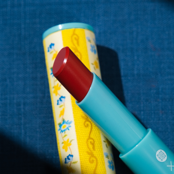 【盒損】珍藏故宮 琺瑯繁花鳥語唇膏-春石榴紅 (短效2026.12)