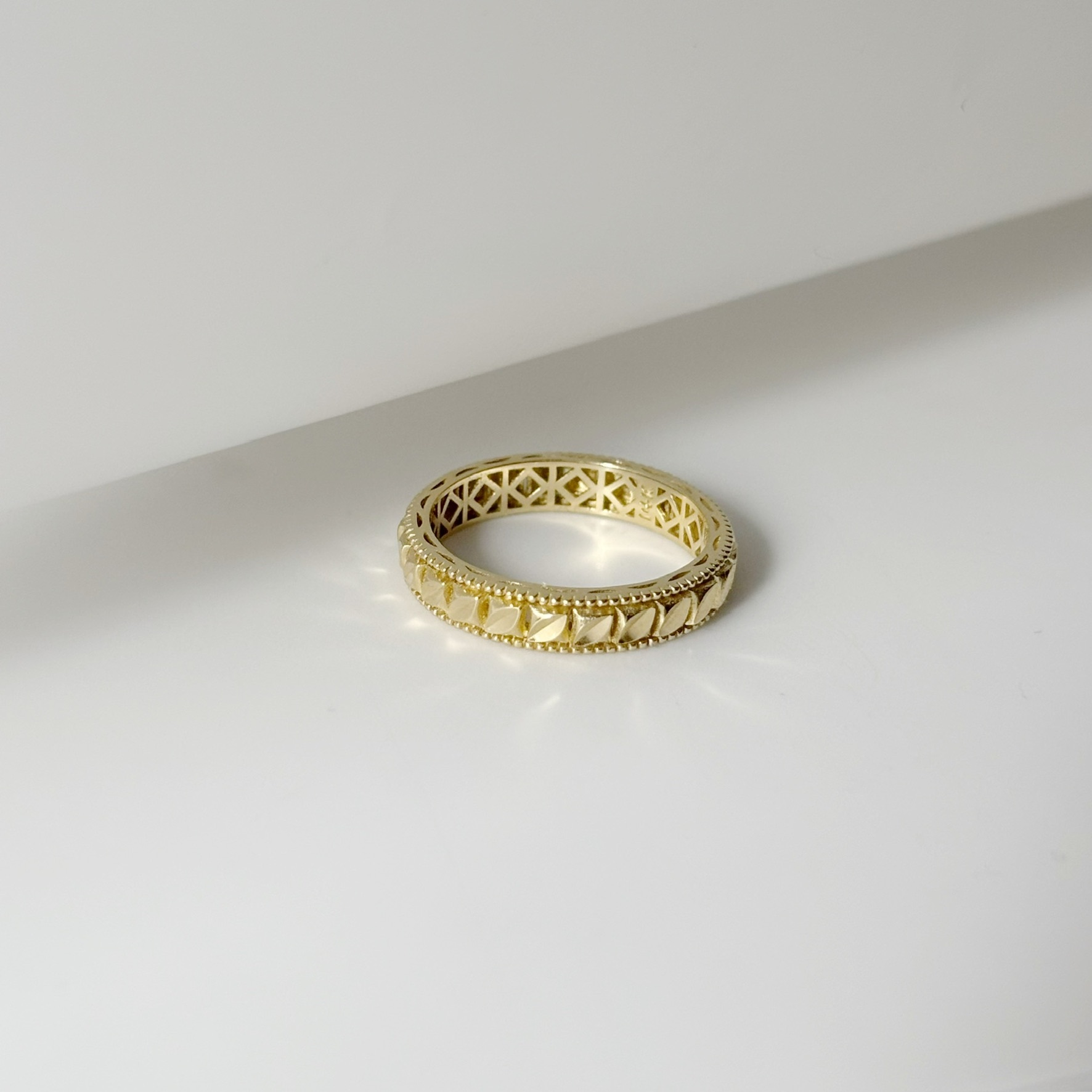 14K Glint Leaf 戒指