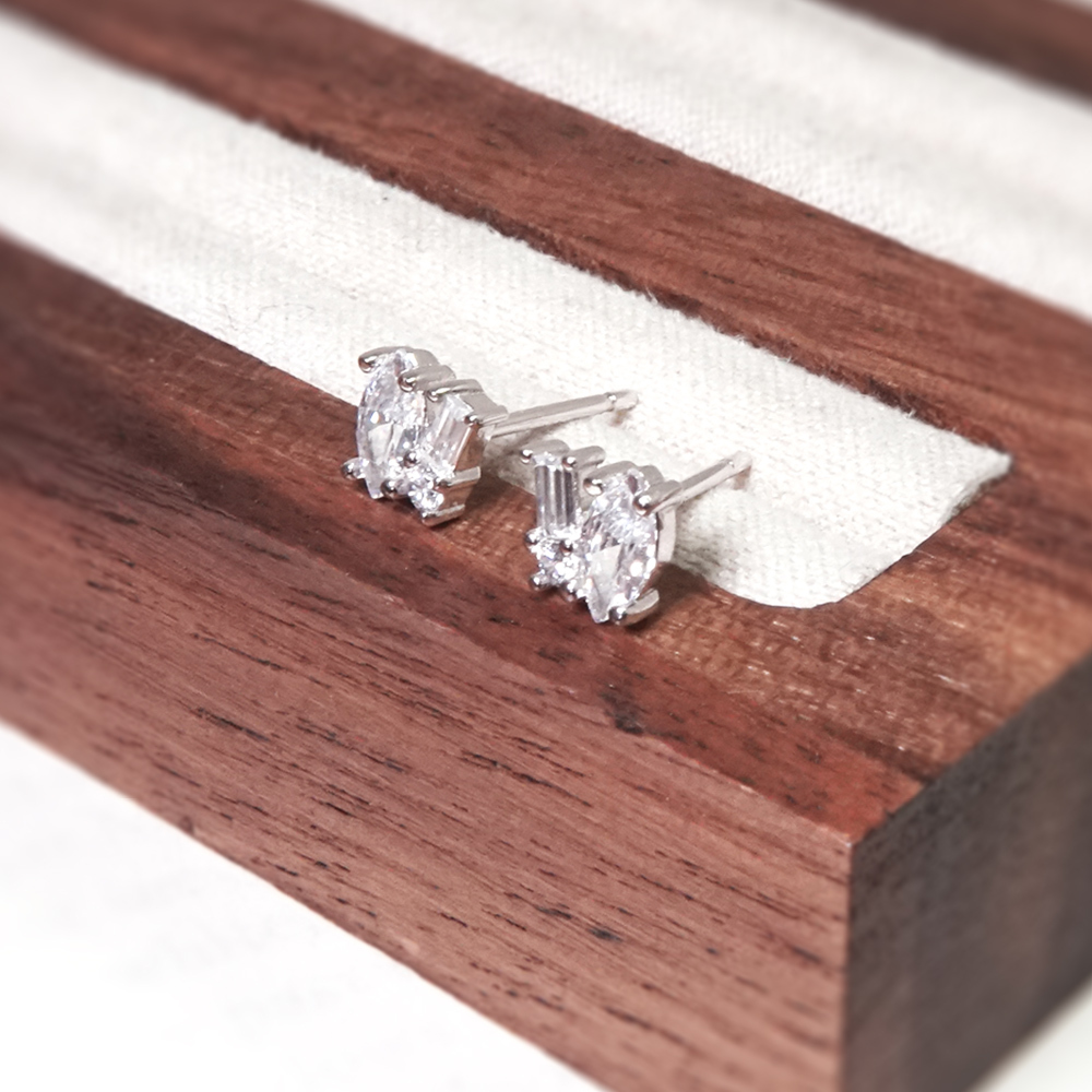 燦爛方晶 純銀耳環 Taffy系列 925純銀 白K金色 美鑽款 女生耳環