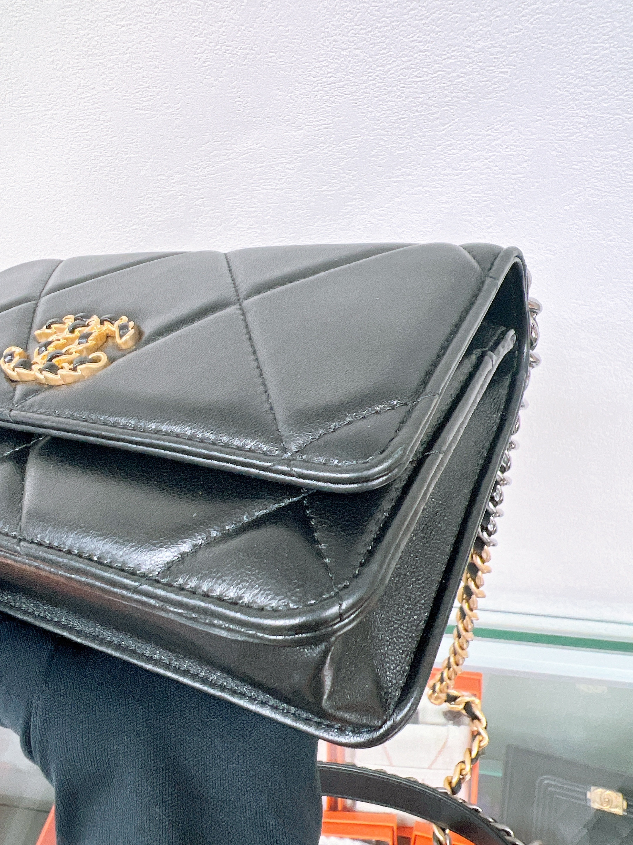 Chanel 19 woc / wallet on chain black