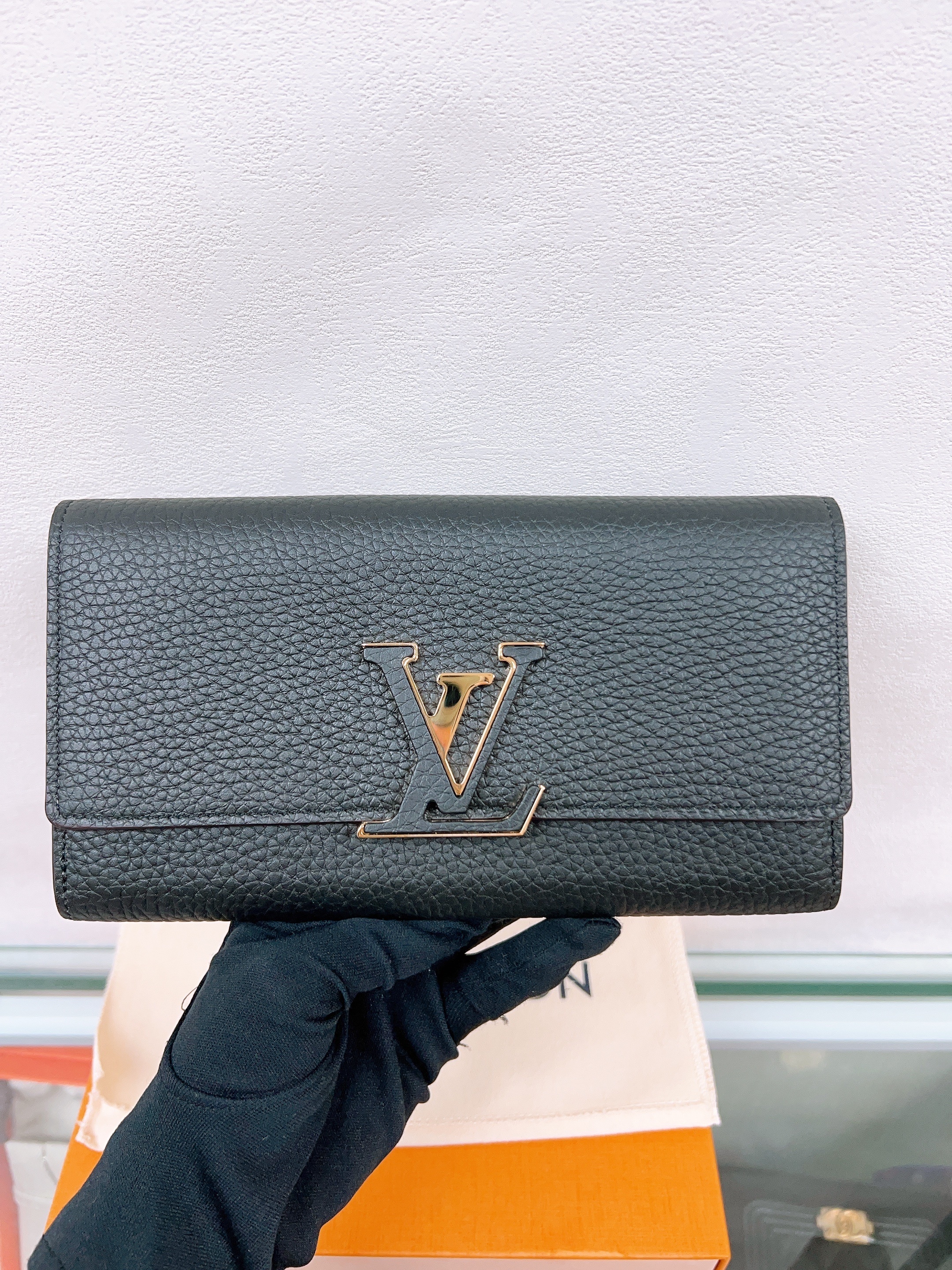 *Unused* Lv long wallet capucines black