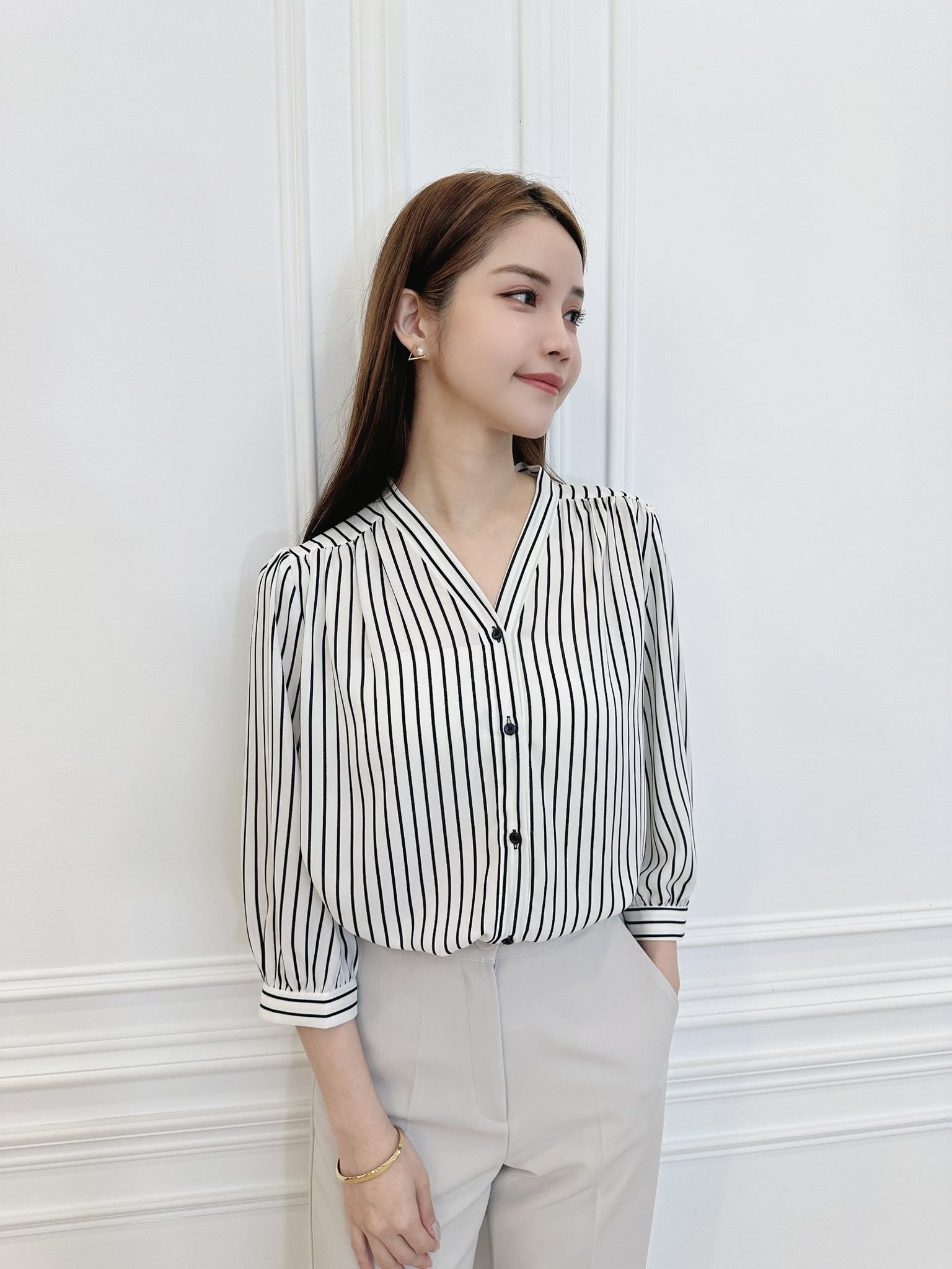 V領直條紋七分袖上衣
