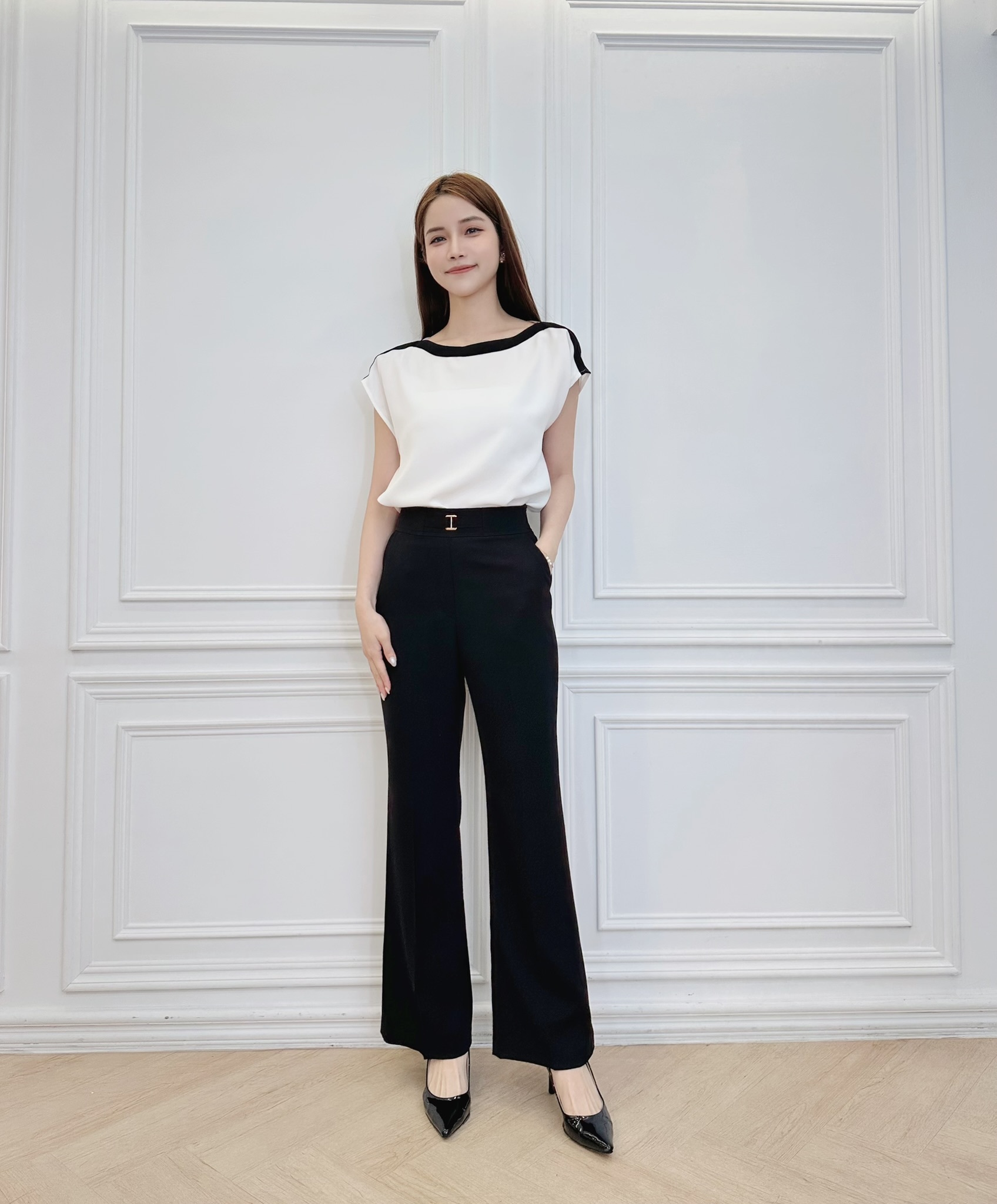 腰間金方釦長腿西褲