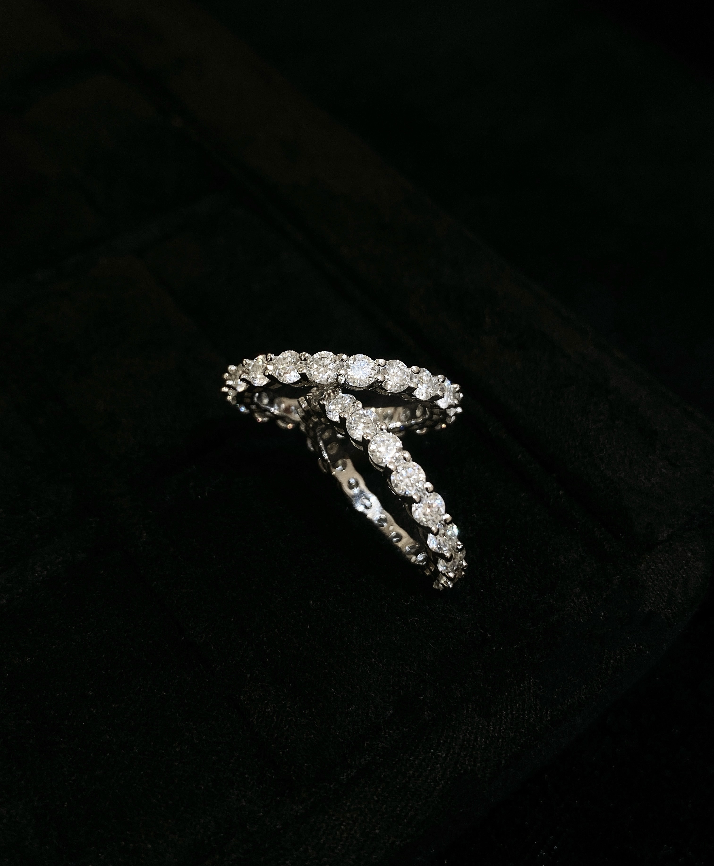 Valentina moissnaite ring