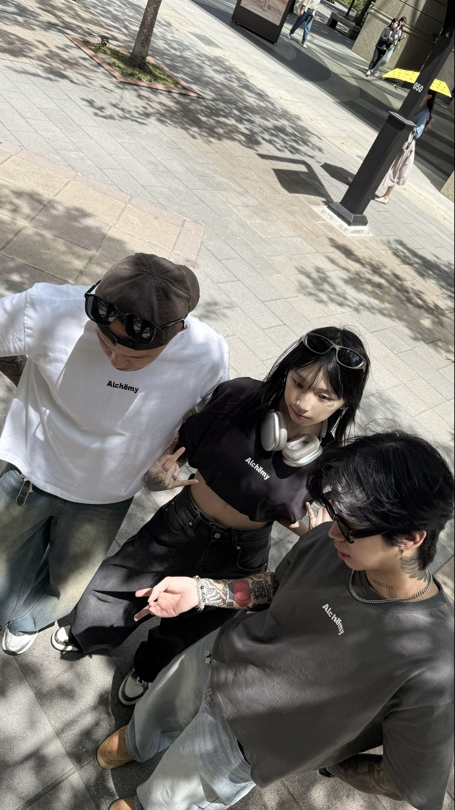 『RB』浮雕3D立體字母街頭短寬T