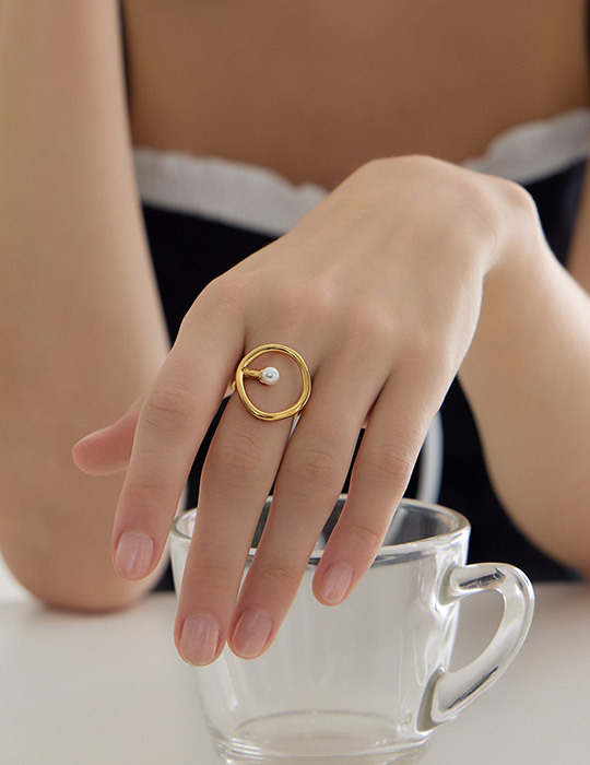 【鈦鋼】珍珠幾何圓圈線條戒指(金)