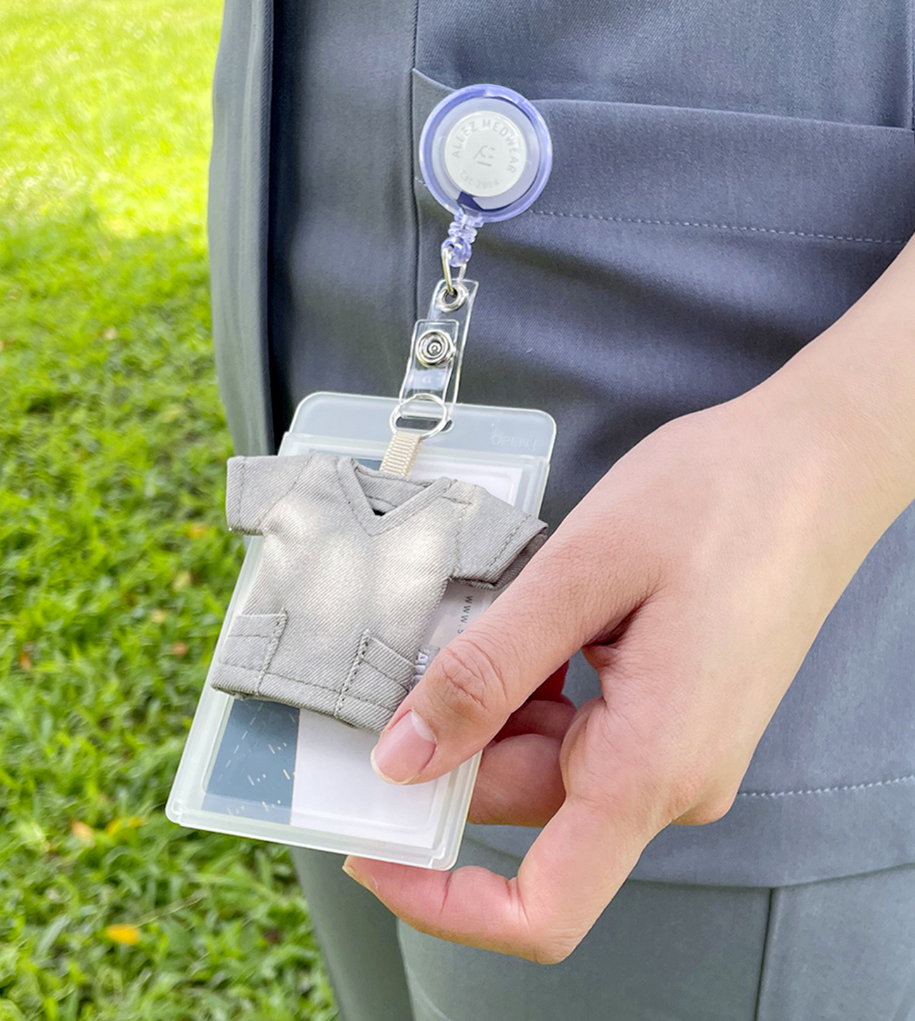 【 品牌小物 】小刷衣掛飾禮盒-杏仁奶