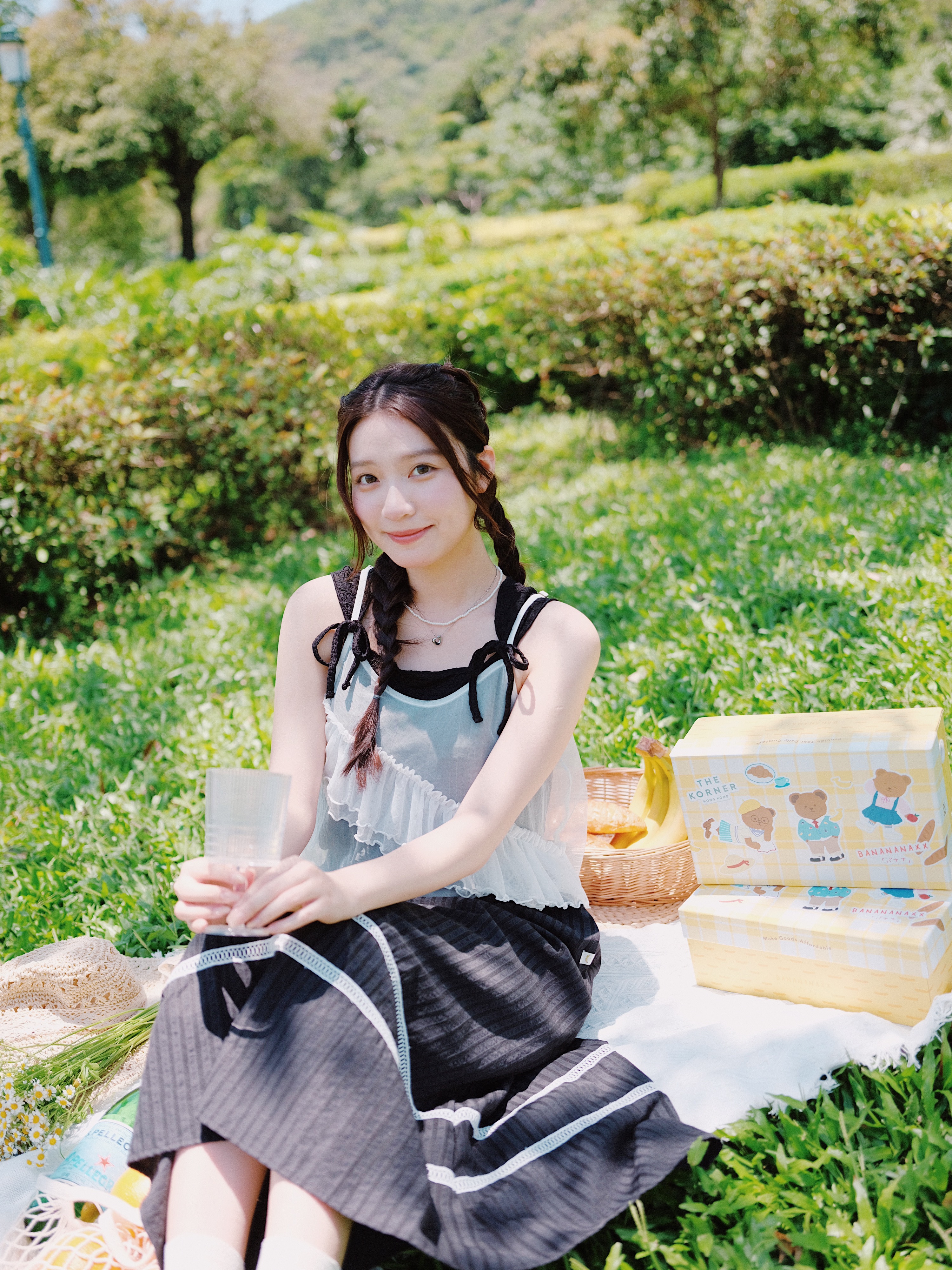 兩色 / 扭紋雙蝴蝶肩帶背心／Twisted Double Ribbon Vest