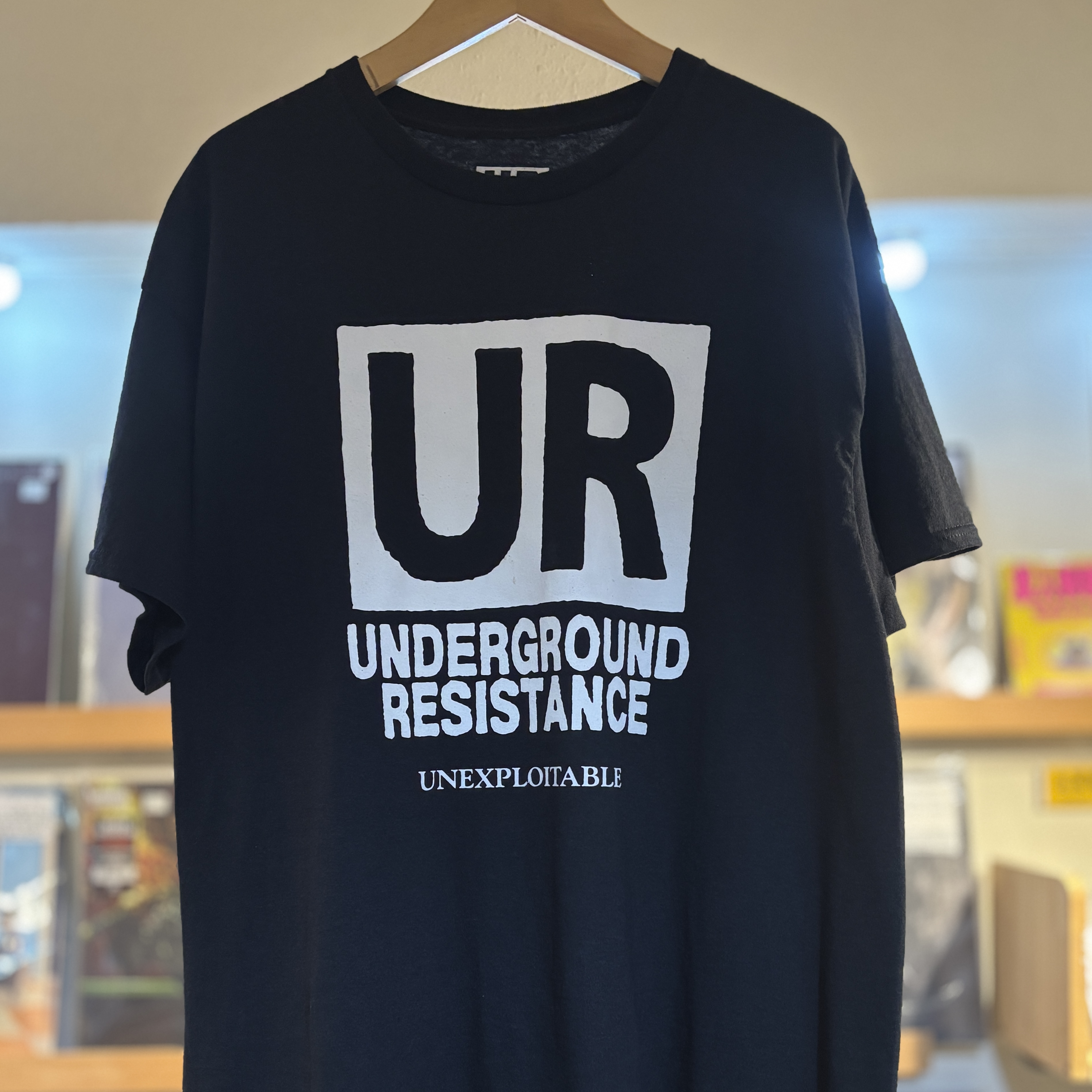 Underground Resistance《Unexploitable》（T-Shirt // size XL）