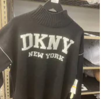 [S] DKNY BLACK/IVORY LOGO FRONT TURTLE NECK LONG SLEEVE SWEATER, DJ4R0386-BLI (SD1279)