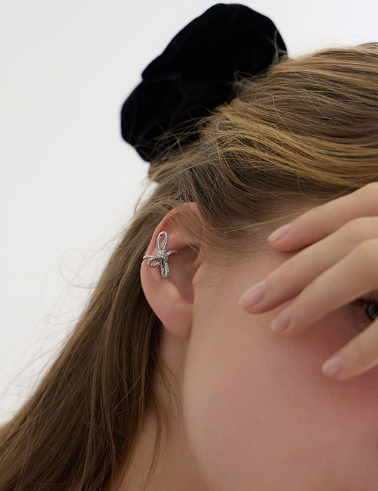 奢華滿鑽蝴蝶結耳骨夾(銀)(單支)