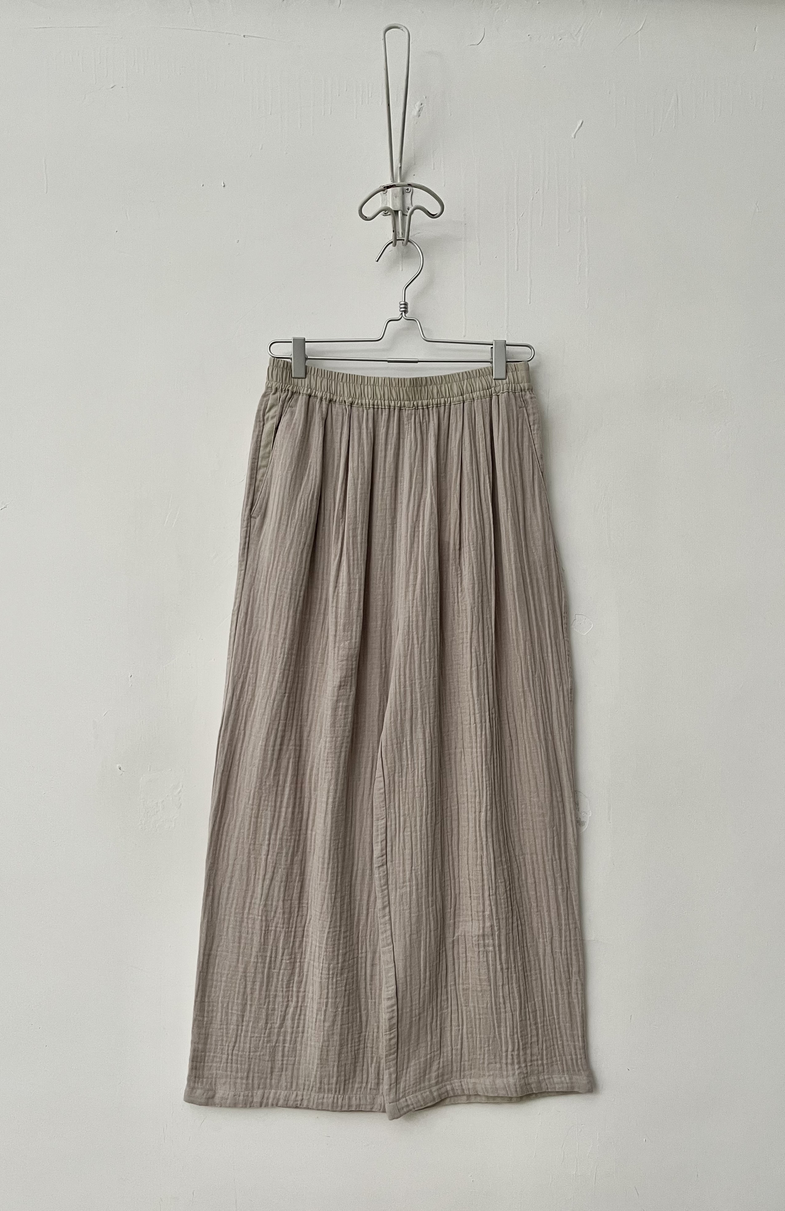 LILASIC 淺灰色闊褲