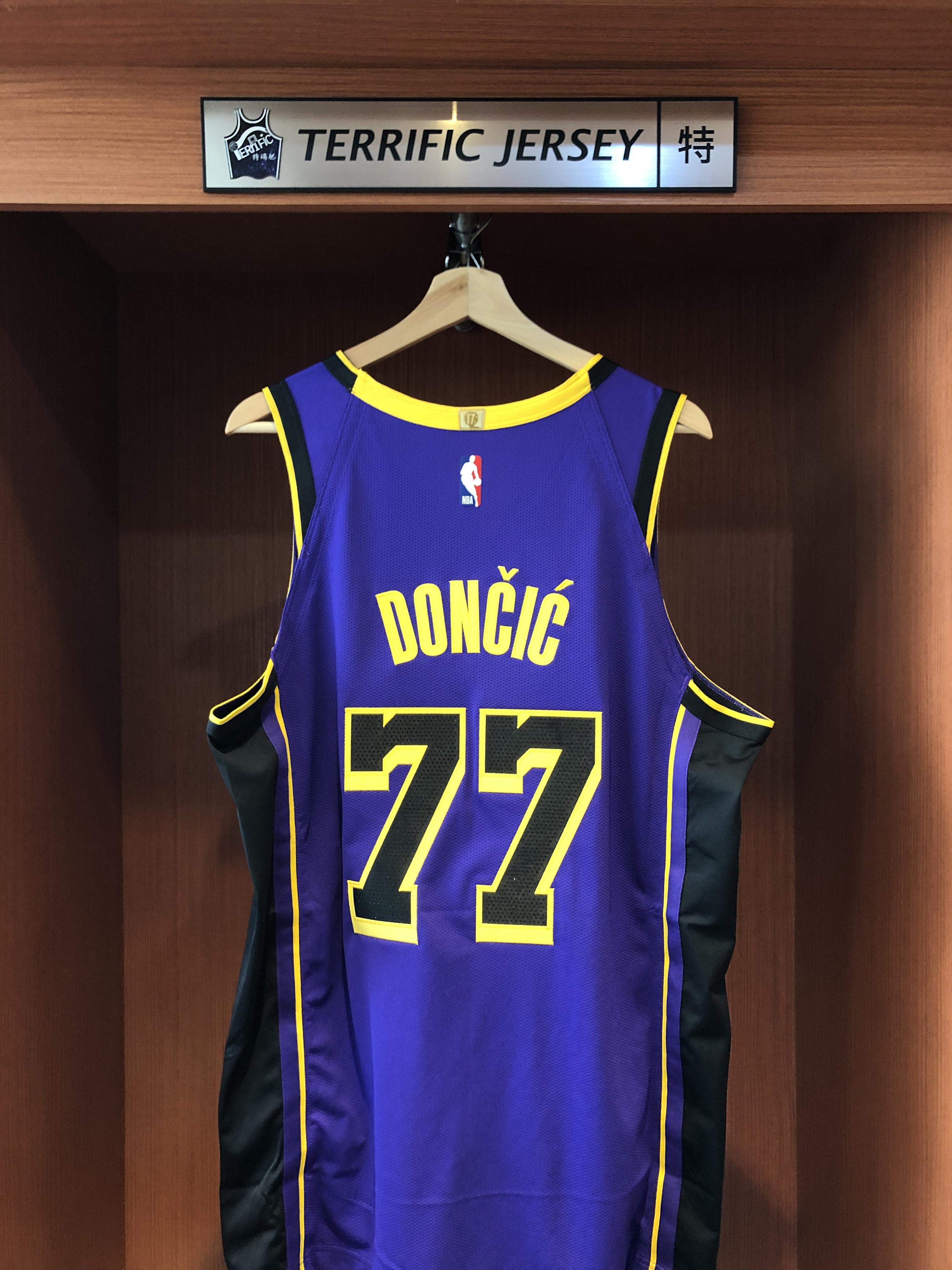 NBA球衣 Luka Doncic 洛杉磯湖人紫 Statement Jordan Authentic 球員版 電繡 含贊助商標 全新