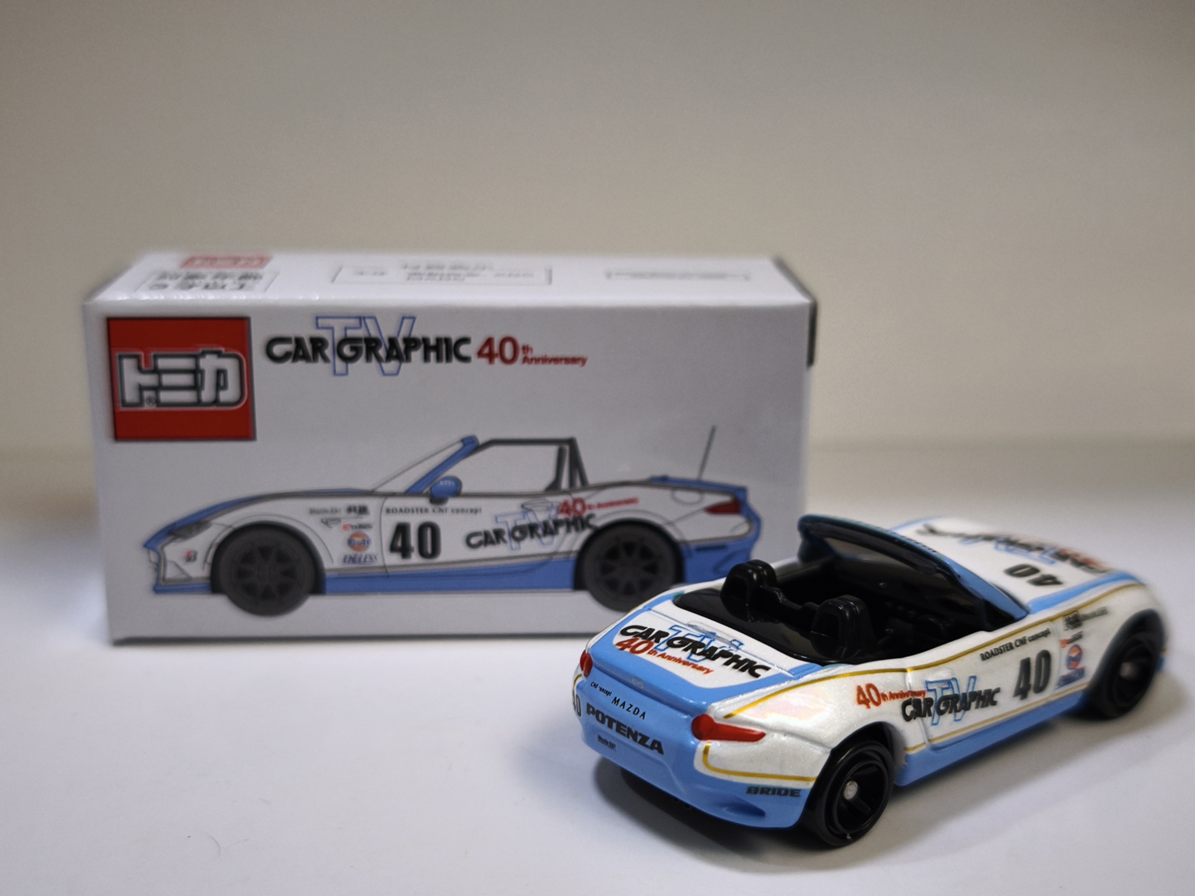 日版Tomica Car Graphic 40th Annivversary Mazda Roadster