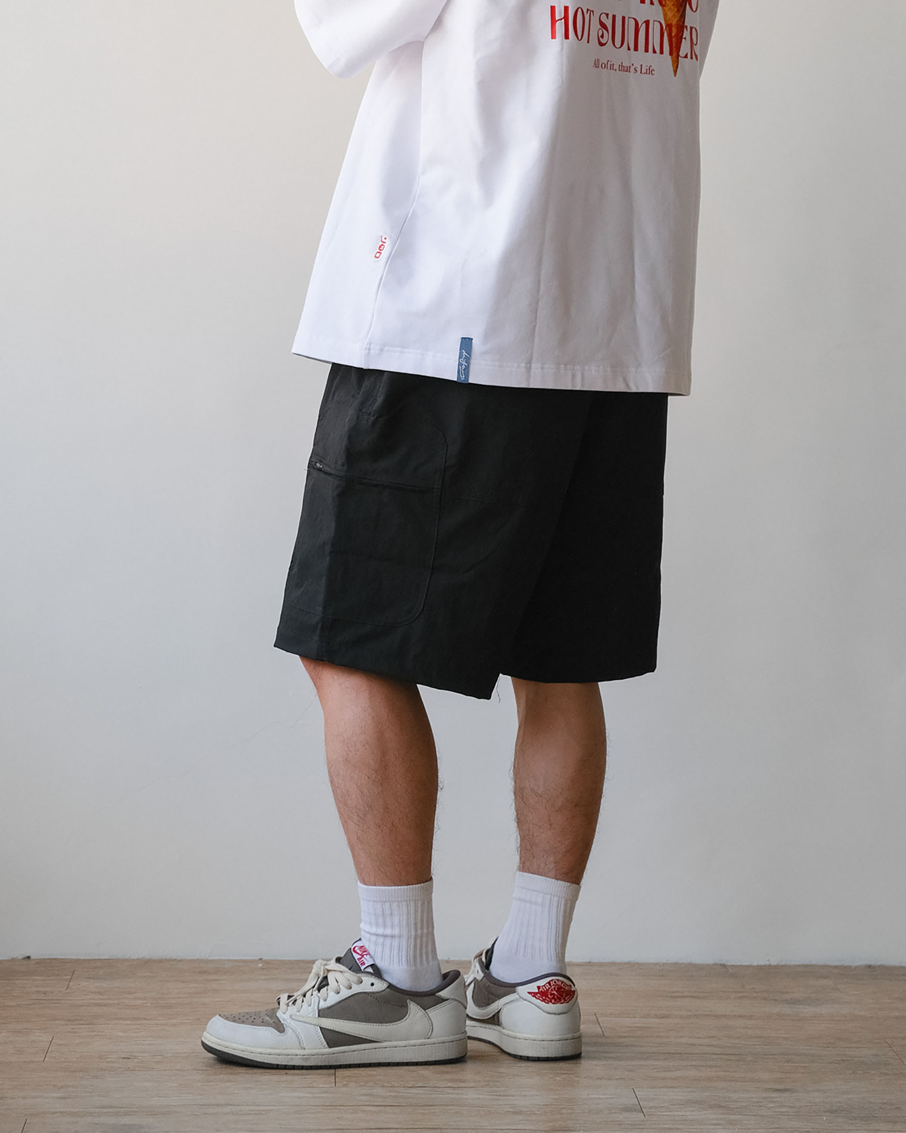 "現貨" D.CLOSET 寬鬆簡約立體剪裁短褲