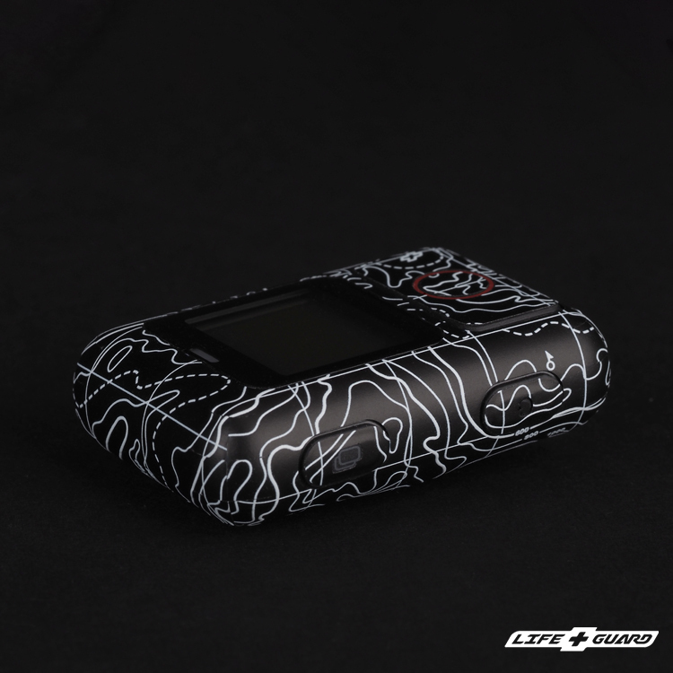 Insta360 GPS 智能遙控器專用貼膜質感特寫，LIFE+GUARD 設計風格