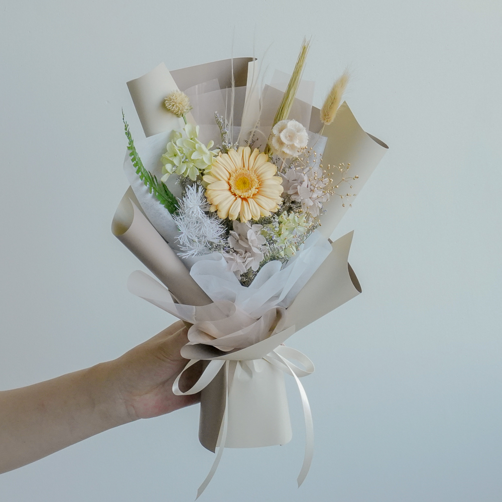 奶茶色向日葵花束推薦,畢業花束台北手拿