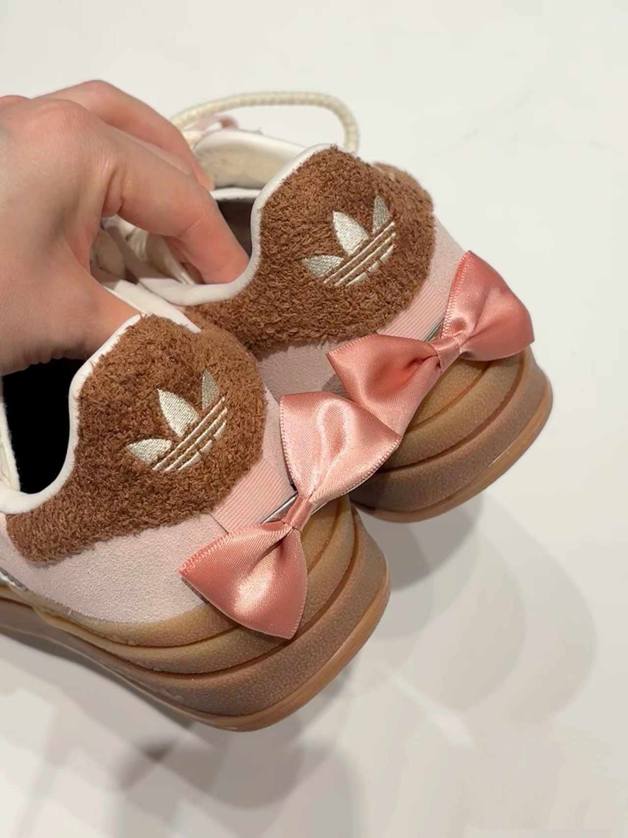 DISNEY  X ADIDAS GAZELLE BOLD 櫻花粉 焦糖底 瑪麗貓 蝴蝶結 厚底 增高 迪士尼 貓兒歷險記 女鞋 JR4244