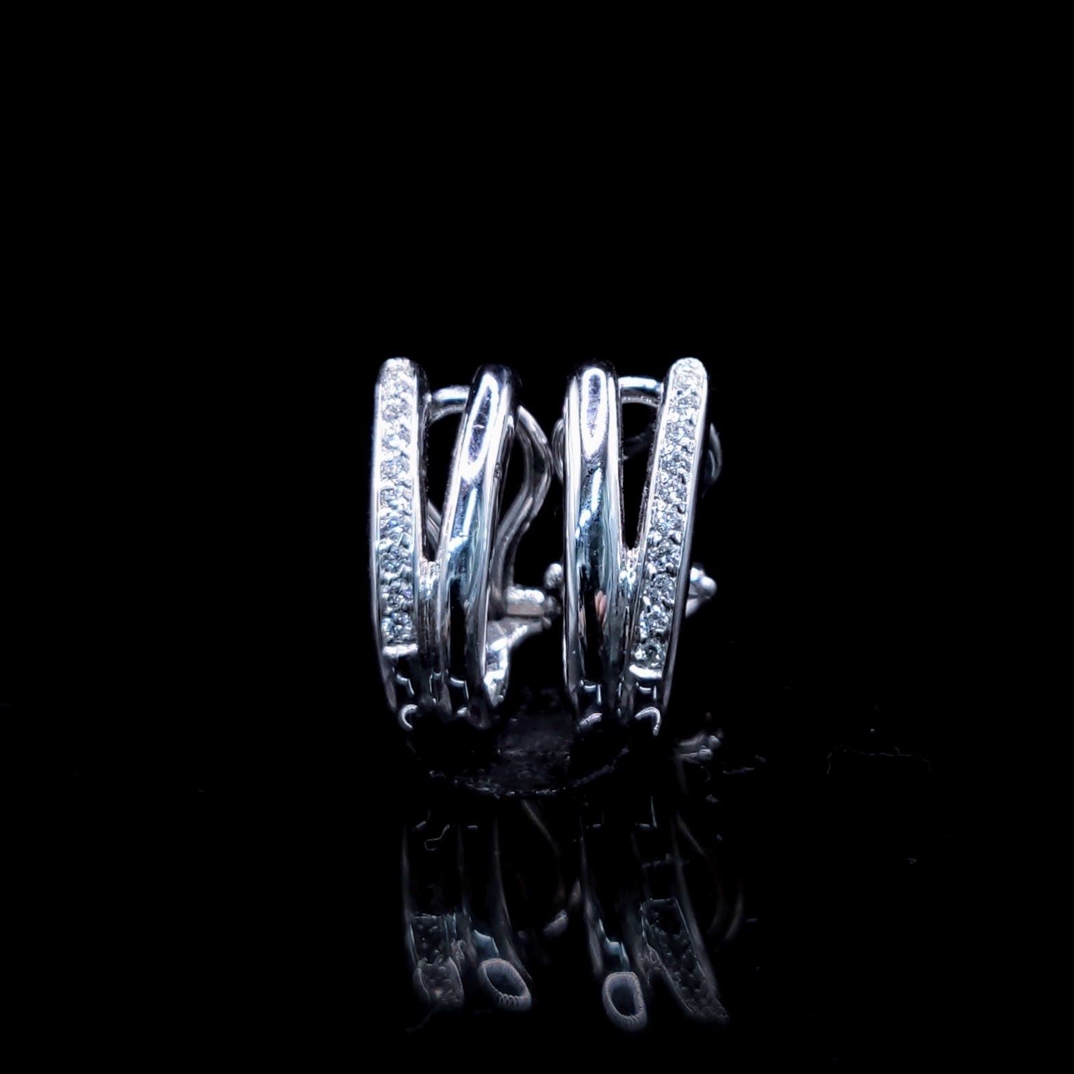 18K White Gold 0.15ct Diamond Hoop Earrings