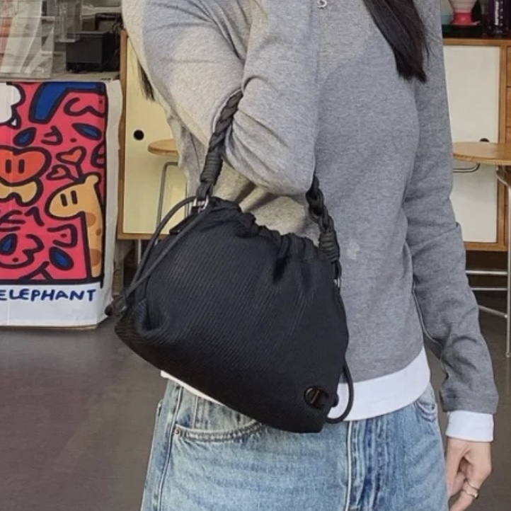 CHAMPION 糯糯棉花 黑 慵懶雲朵包 肩背 手提 小號 經典LOGO