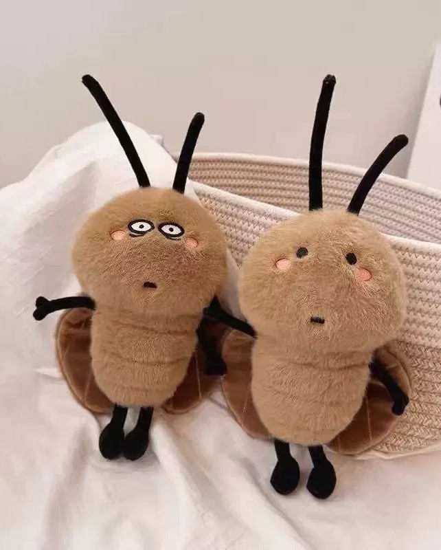 捉趣ZHUOQU 南方蟑螂小強 毛絨娃娃