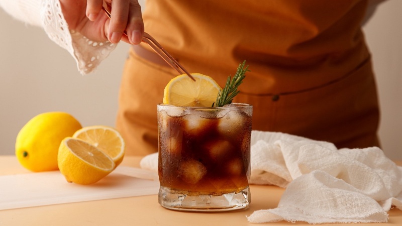 冷萃咖啡也能添加其他配料，更添風味