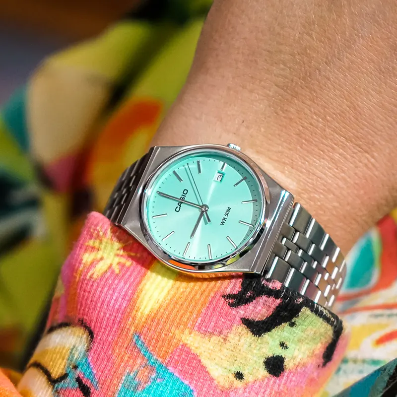 萬年鐘錶 - CASIO 卡西歐 復古外觀綠色面盤中性男女錶 MTP-B145D-2A1V  錶徑35MM