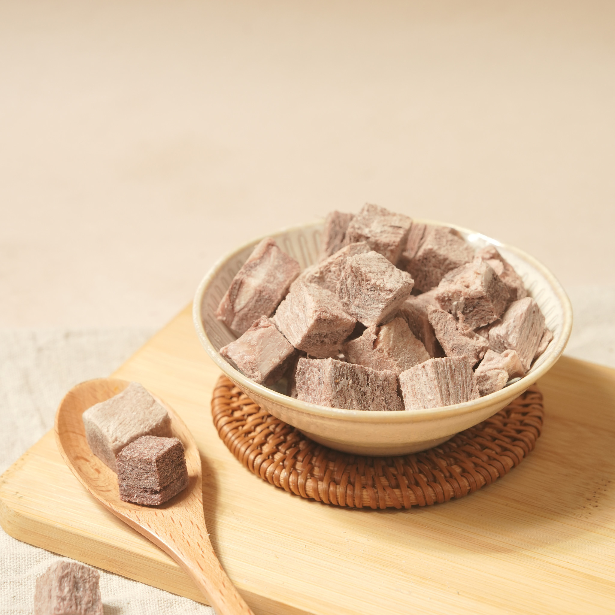 飼糧倉｜【原肉凍乾】補鐵骰子牛40g