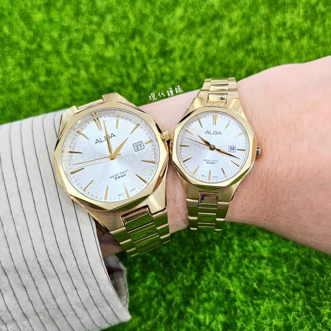 【ALBA 雅柏】PAIR金耀時光 浮雕耀文對錶 VJ42-X370G (40mm ) /VJ22-X431G (30mm )現代鐘錶