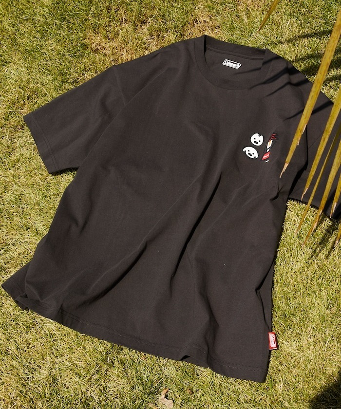 2025SS Freak's Store X Coleman X matsui 日本 插畫家 松井先生 hug II SS TEE 三方 聯名 別注款 擁抱 短T 現貨 1026127000172