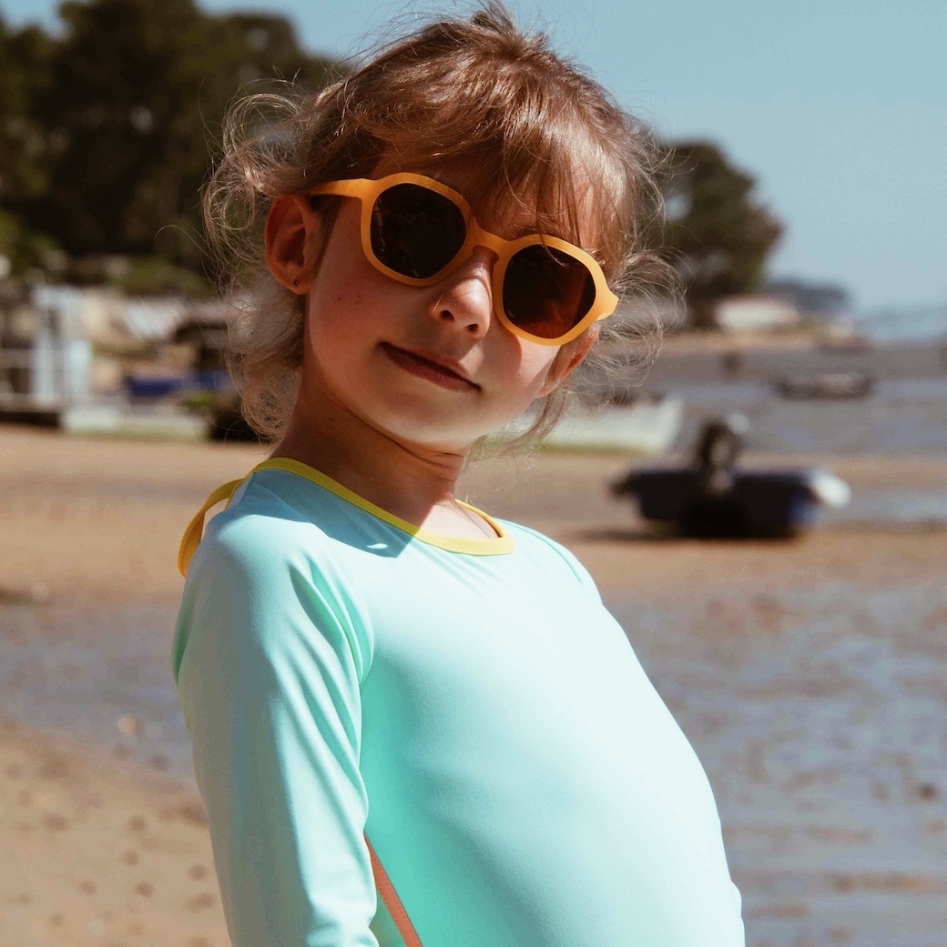 綠松石藍 Kim Turquoise - 長袖挖背 | 海廢再生 抗UV兒童防曬泳裝