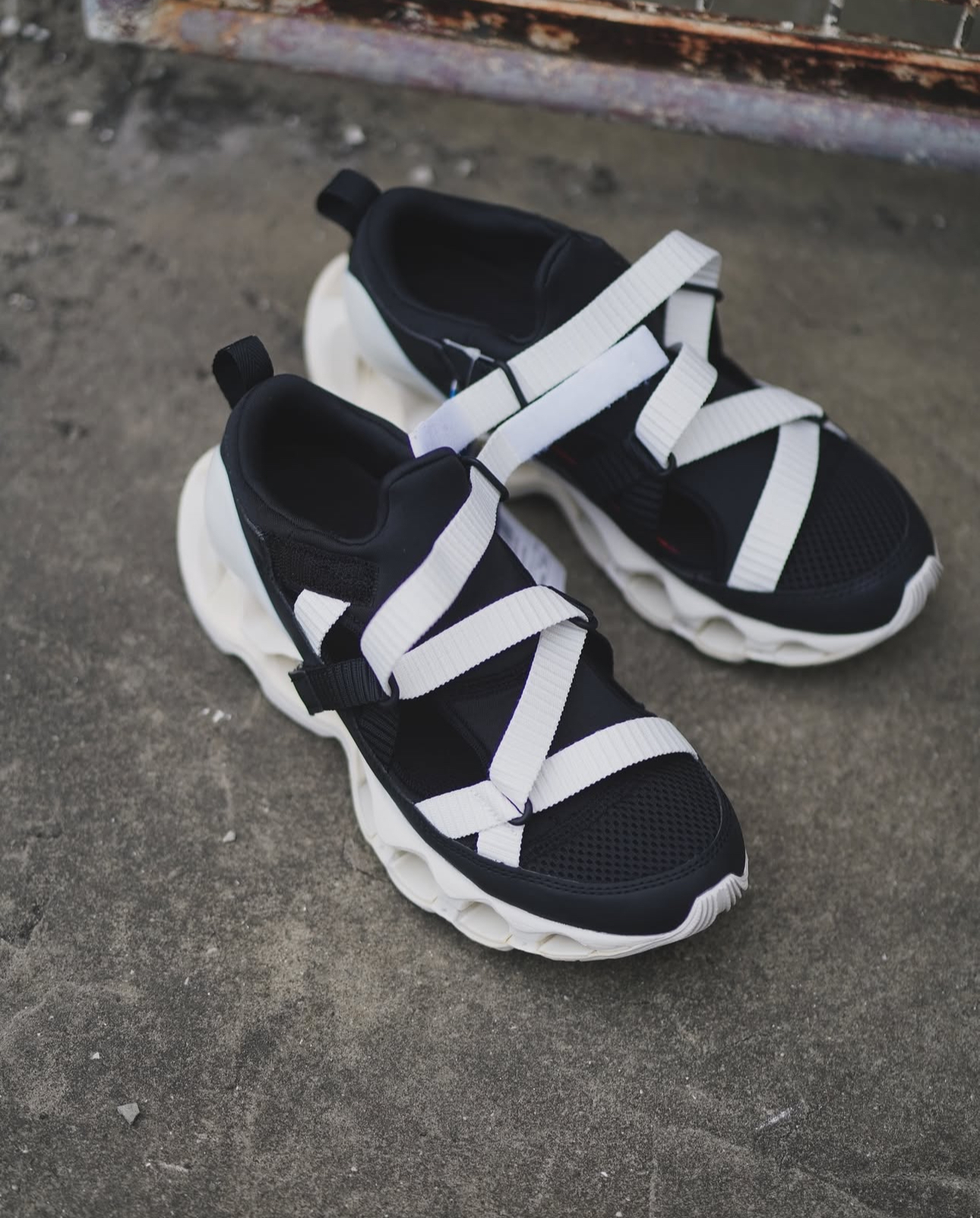 現貨|Mizuno Wave Prophecy Strap Black/White