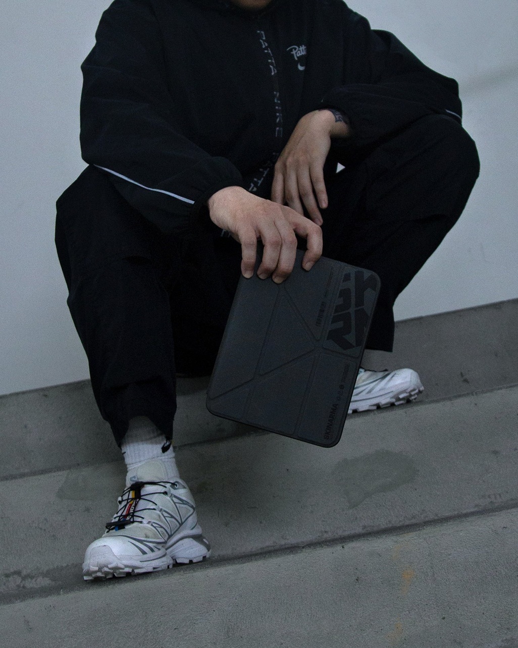 SKINARMA Spunk iPad Mini A17 Pro (2024) 摺疊式帶筆槽平板保護套