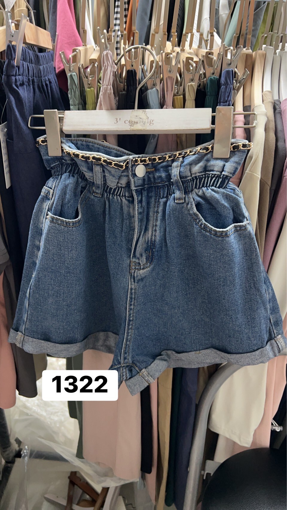 美腿反摺牛仔短褲