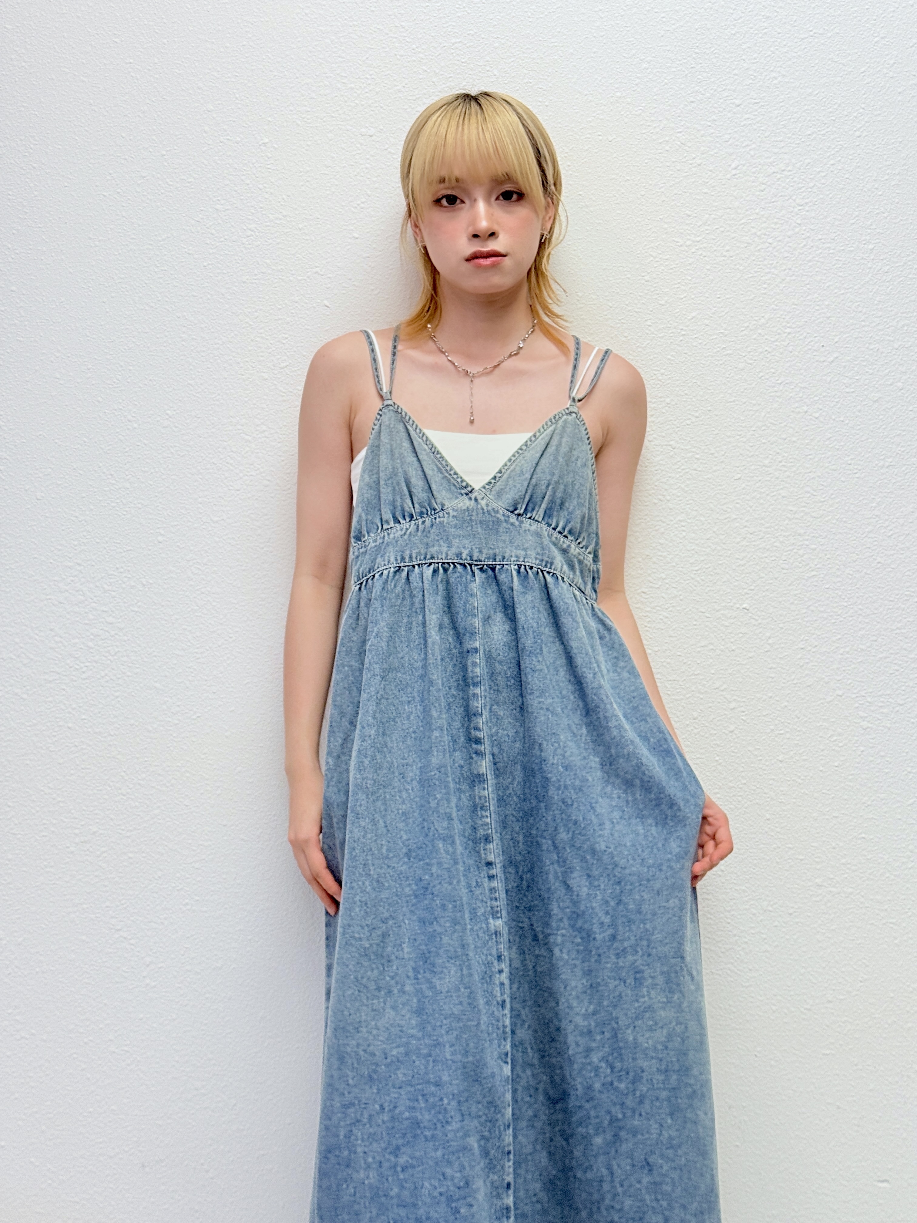 法式甜姐 ～砂洗牛仔吊帶裙 - OP52609