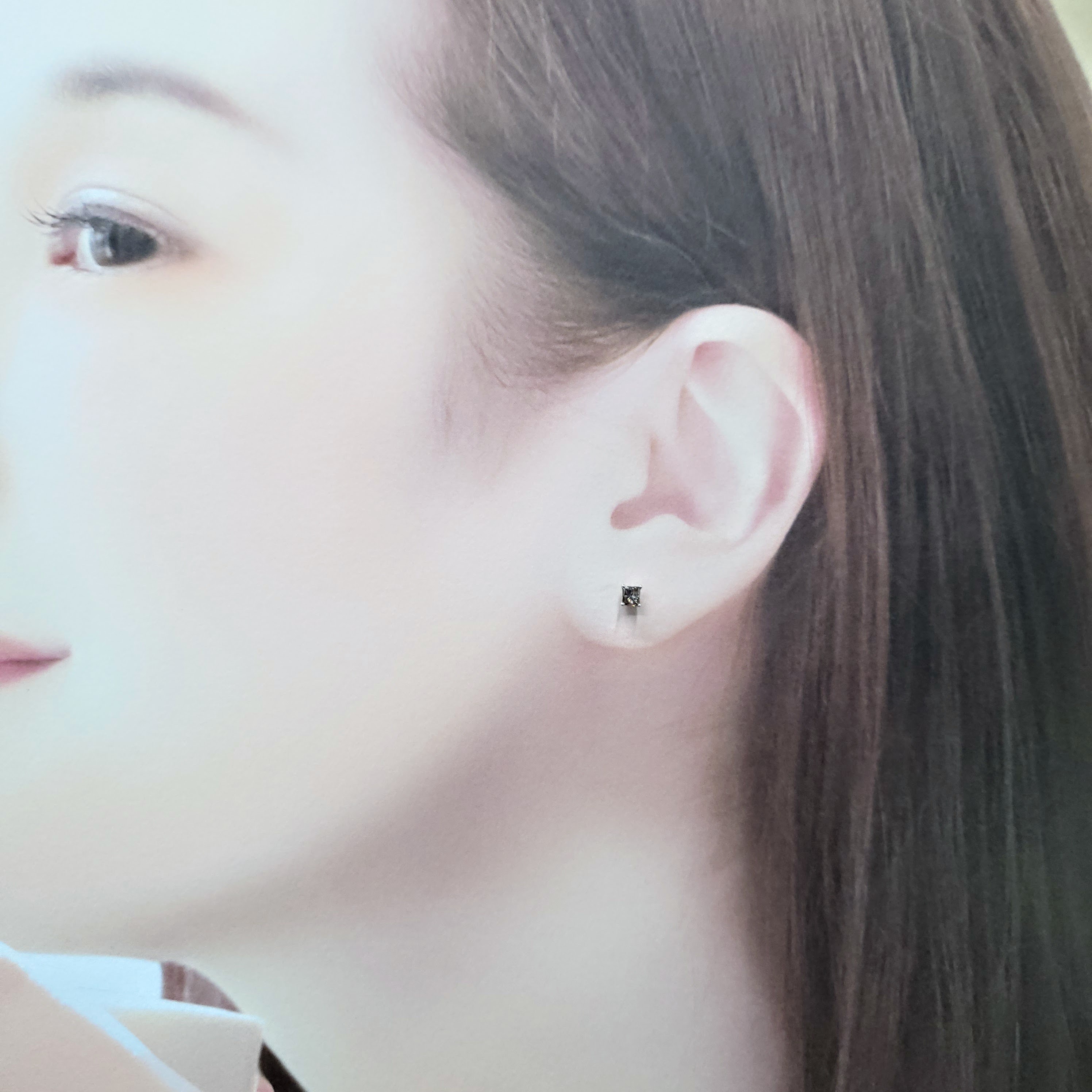 18K White Gold 0.33ct Olive Green Princess Cut Diamond Earrings