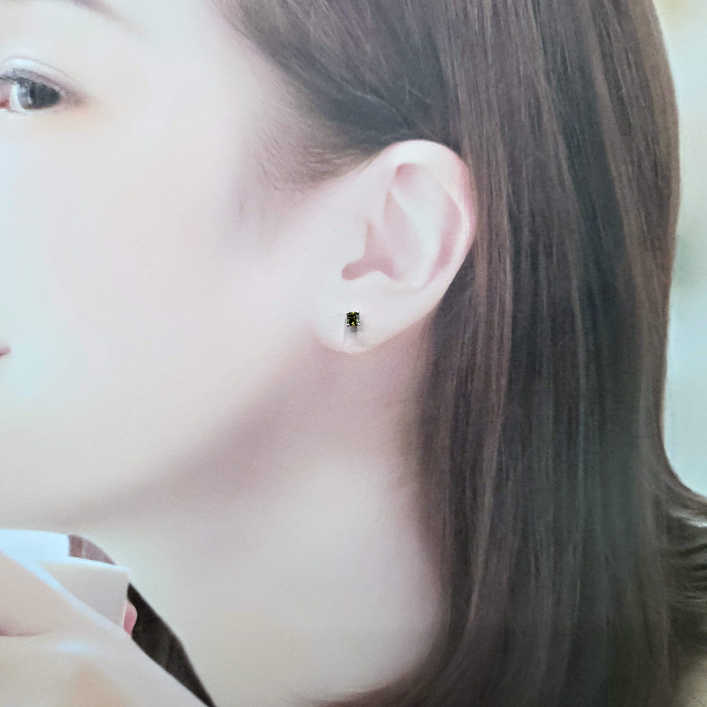 全新18K白金【主石54份方形彩綠鑽石】耳環