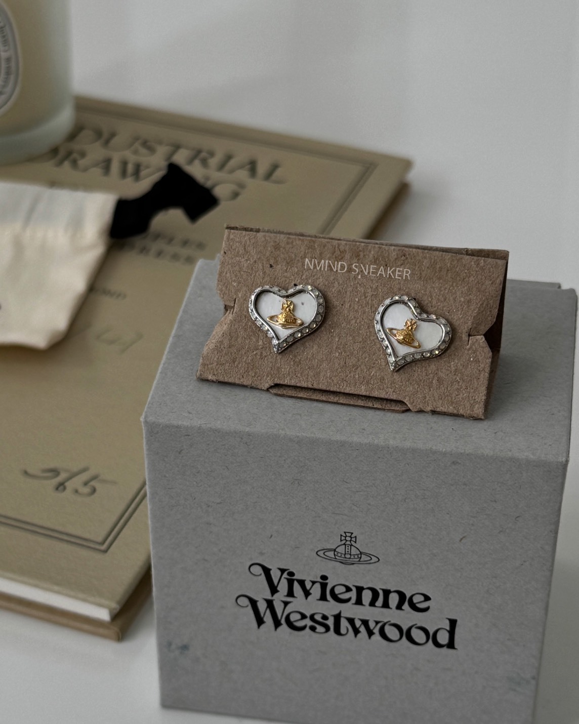 <快速出貨> Vivienne Westwood 珍珠母貝心型耳環