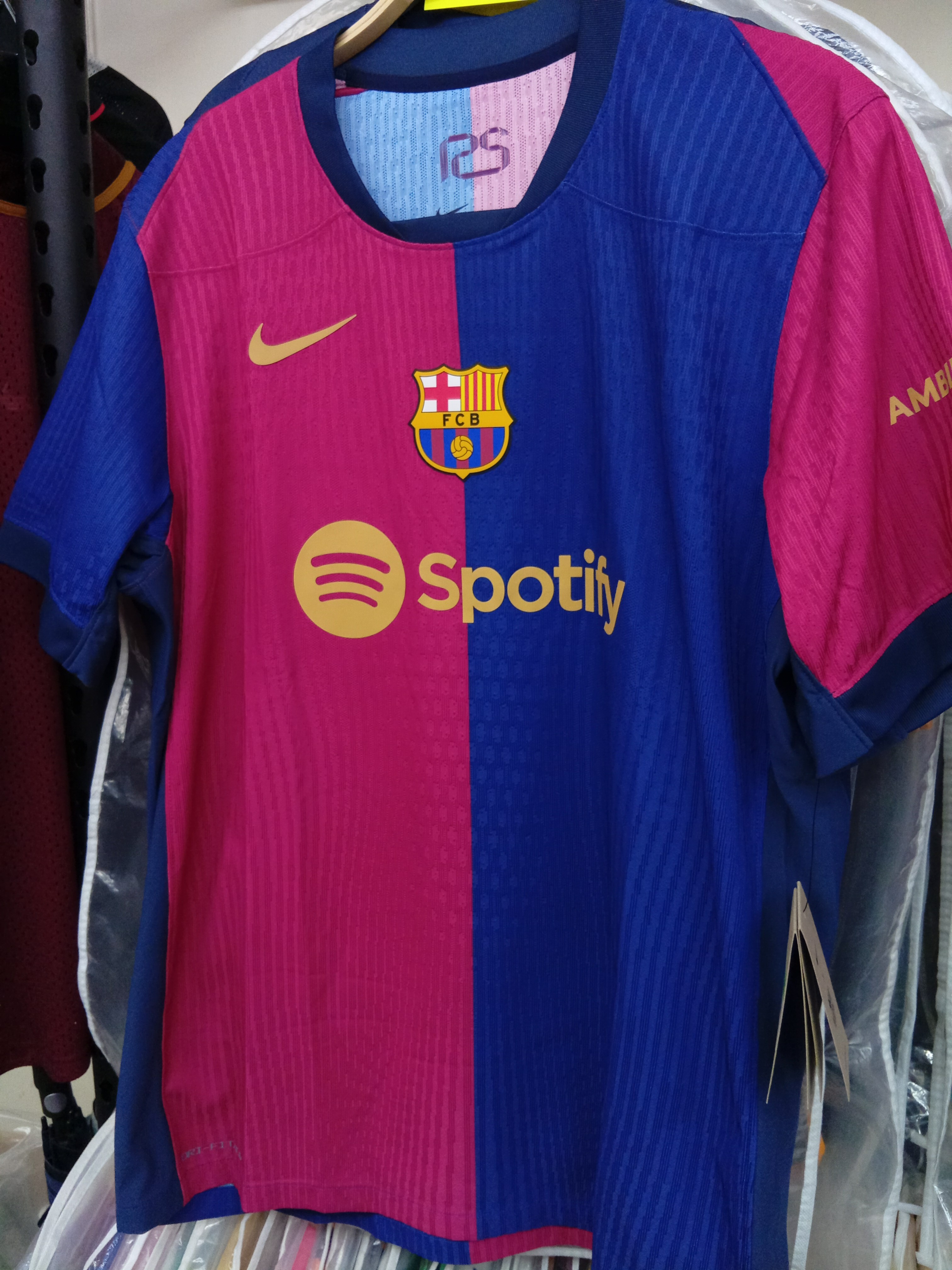 24-25巴塞隆拿主場耶馬球員版球衣